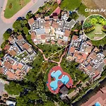Vacation Marbella I Jardines De Ventura Del Mar, Walk To Puerto Banus Marina, A Minute From The Beach, Groundfloor, Family Friendly And Pool