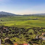 4 Bedroom Cozy Home In Facinas