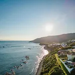 Increible Villa De Madera Con Vistas Al Mar