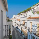 Stylish 3 Bedroom Apartment, Historic Mijas Cente