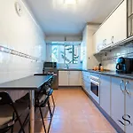 Mountain Views, Pool & Rooftop, Cozy 2Br For 6