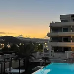 Modern 3 Bedroom Apartment, Close To Beach