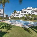 Isla Candor Free Parking By Staycare