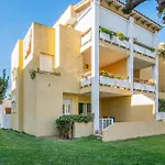 Nice Apartment In Xeraco With Kitchen