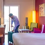 Num Hotel