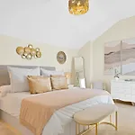 Luxury Penthouse With Sea Views In Marbella Golden Mile, Puente Romano Area