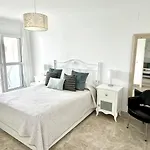 Apto Luminoso Con Vistas Al Golf Y Playa, Con Parking