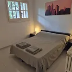 2 Bed Apt 10Min Walk To Beach