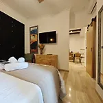 Le Charme Little Apartments