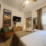 Le Charme Little Apartments