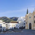 Cubo'S Luna Town Center Apartment