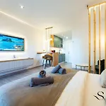 Seaview Beachfront Studio With Aqua Park & Balcony