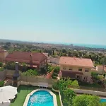 Pareada Con Piscina Privada Y Con Vistas
