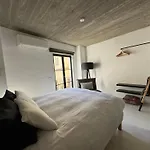Unique Townhouse With Rooftop Pool