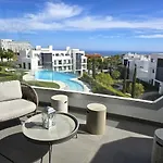 Luxury, Ocean View, Spa Pool, Gym & Beach Club