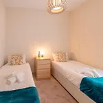 Elegant Getaway Near Villa Padierna Marbella Lux