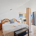 4 Bedroom House With Terrace And Swimming Pool