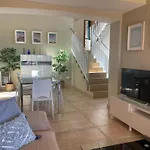 Genial Casa En Zona Exclusiva - Es-9-171