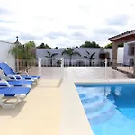 Chalet En Conil Con Piscina