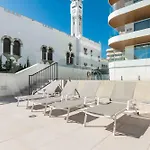 Ideal Coastal Retreat With Terrace & Gym By Rems