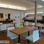 Apartamentos Turisticos Santa Apolonia 62