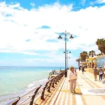 1 Bed Garden Apt Sleeps 2, Parking, Next To Beach