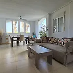 Stunning 2 Bedroom 2 Bathroom Town House - Ce7Lt