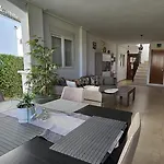 Stunning 2 Bedroom 2 Bathroom Town House - Ce7Lt