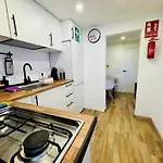 La Casa De Abajo