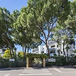 Blukai Beach And Pool Apartment With Private Parking