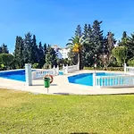 Modern 2 Bed Apartment Riviera Close To The Beach