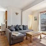 1 Bedroom Penthouse With Pool Access, Nerja Centre