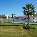Coqueto En Primera Linea Torrox Costa Con Piscina