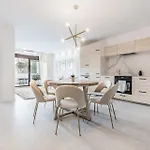 Apartment Raul Beach Front