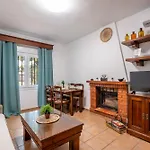 Chalet Con Chimenea Y Piscina Empul Aguacate