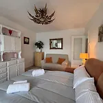 Relax & Sea View & Beach Access