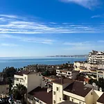 Beautiful Benalmadena Apartment With Sea Views!