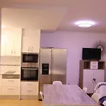 Edison Bungalow Lek Con Aire