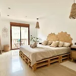 Casa Con Jacuzzi Y Piscina Con Vistas Al Castillo