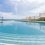 Beautiful 3 Bedroom Apartment - 6 Pools - 291