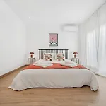 Charming & Modern 4Br Apartment