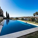 Zonnig Appartement Met Heerlijk Terras In Mijas