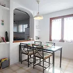 Apt With Swimming Pool And Parking, 3 Minutes From The Beach