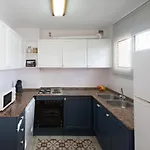 Apt With Swimming Pool And Parking, 3 Minutes From The Beach