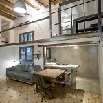 P2Amp1057 - Magnific 3Br Apartment In The Ghotic