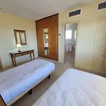 Pyr Beachfront And Pool 2Bd Apartment