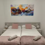 Nuevo, Junto Al Ayuntamiento Y Casco Viejo