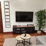Nuevo, Junto Al Ayuntamiento Y Casco Viejo
