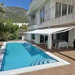 Villa -Heated Pool -Amazing View -Ideal For Groups