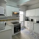 Apartamento Frente Al Mar Con Terraza Y Vistas Fabulosas, Miami Playa - Es-9-157